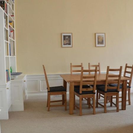 Traditional Georgian Flat In New Town เอดินบะระ ภายนอก รูปภาพ